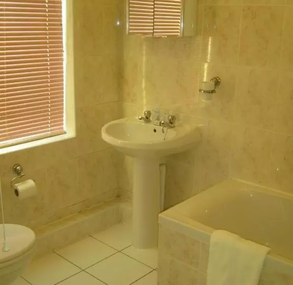 בית מלון כפרי Holly Trees