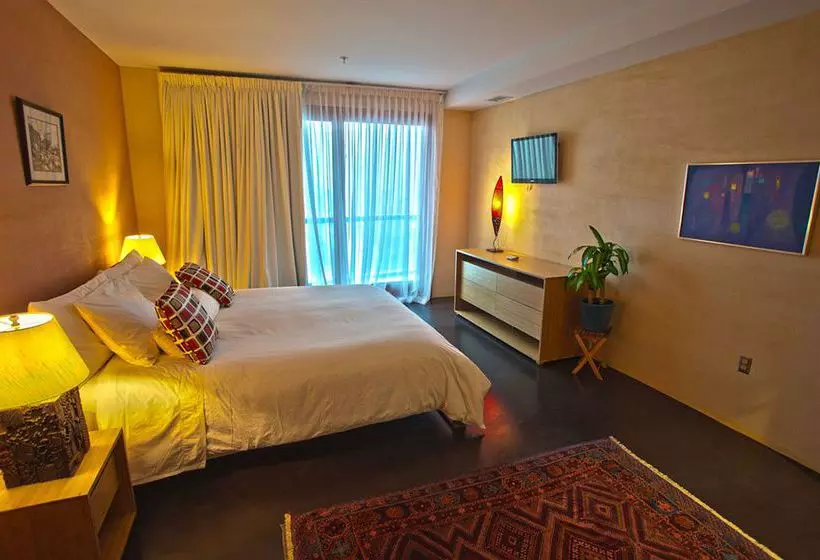 Hotelli Inn At The Black Olive