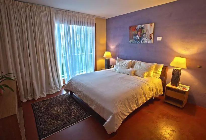 Hotelli Inn At The Black Olive