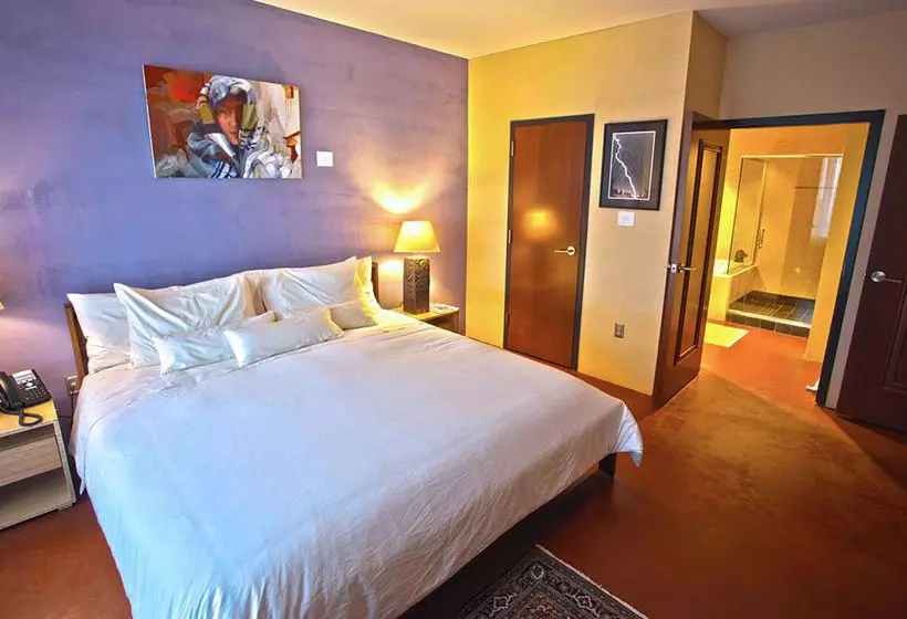 Hotelli Inn At The Black Olive