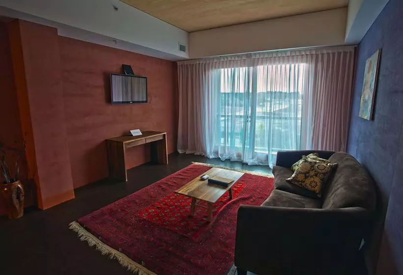 Hotelli Inn At The Black Olive