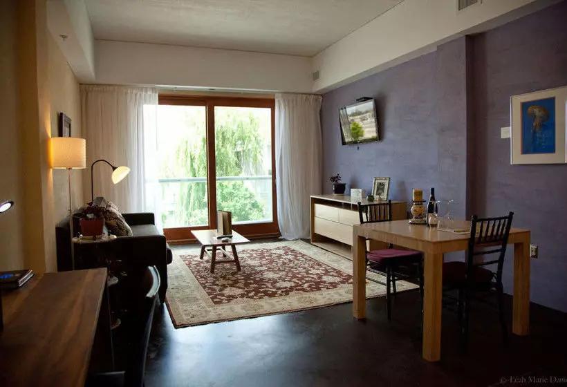 Hotelli Inn At The Black Olive