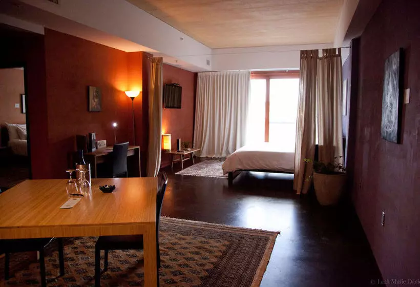 Hotelli Inn At The Black Olive