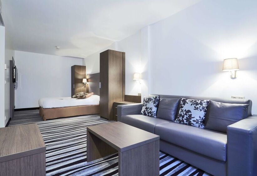 בית מלון כפרי Kyriad Saint Quentin En Yvelines  Montigny