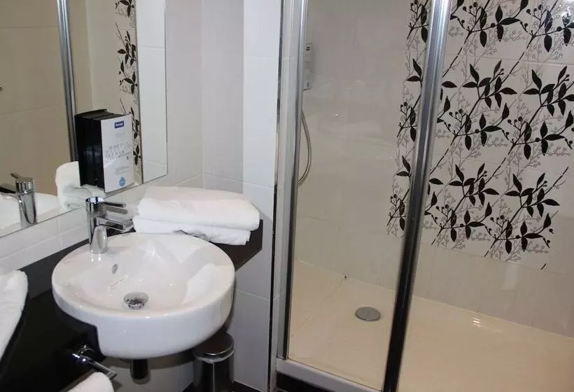 Hotell Kyriad Saint Quentin En Yvelines  Montigny