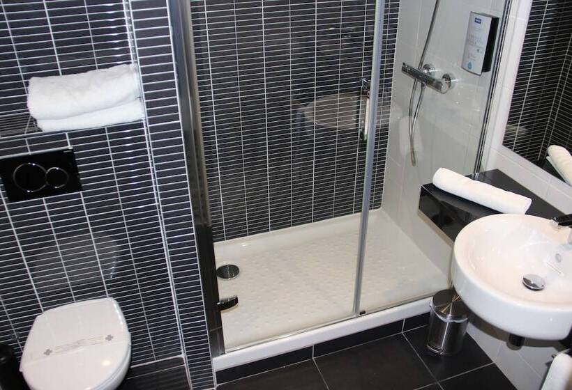 בית מלון כפרי Kyriad Saint Quentin En Yvelines  Montigny