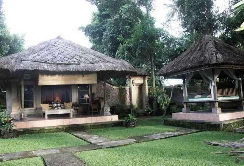 酒店 Puri Taman Sari