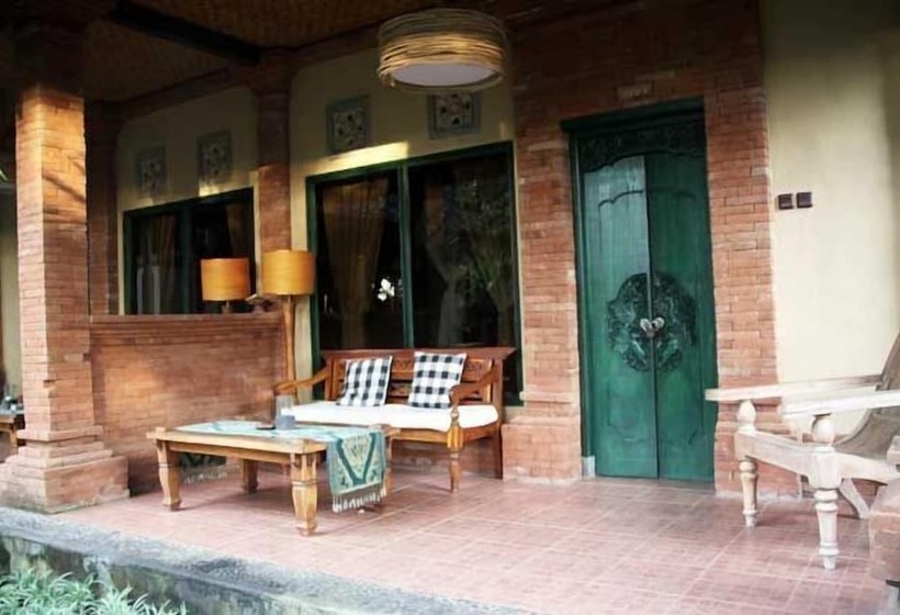 酒店 Puri Taman Sari