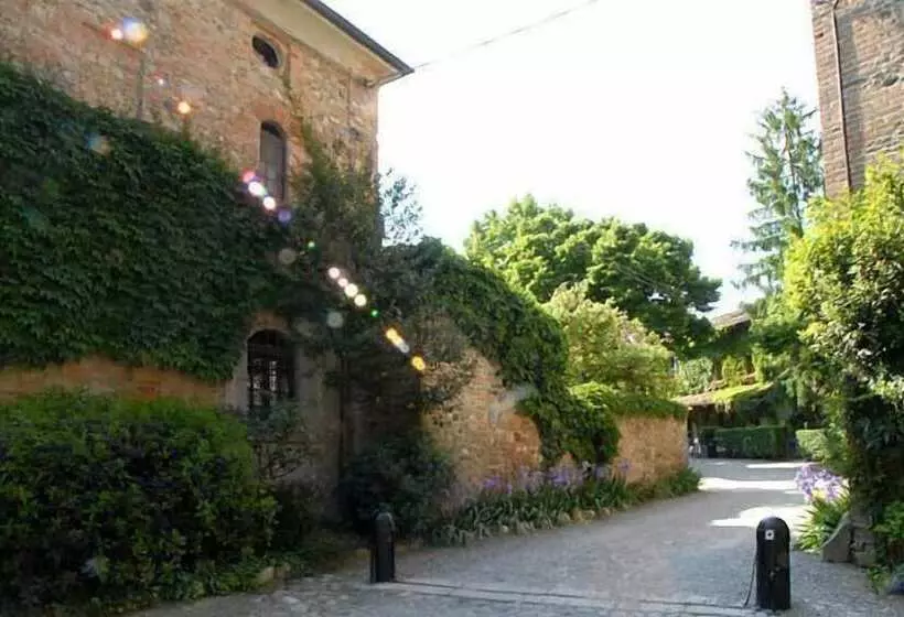 Отель Residenza Torre Di San Martino