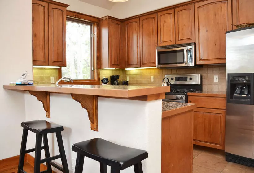 酒店 Saddlewood By Ski Village Resorts