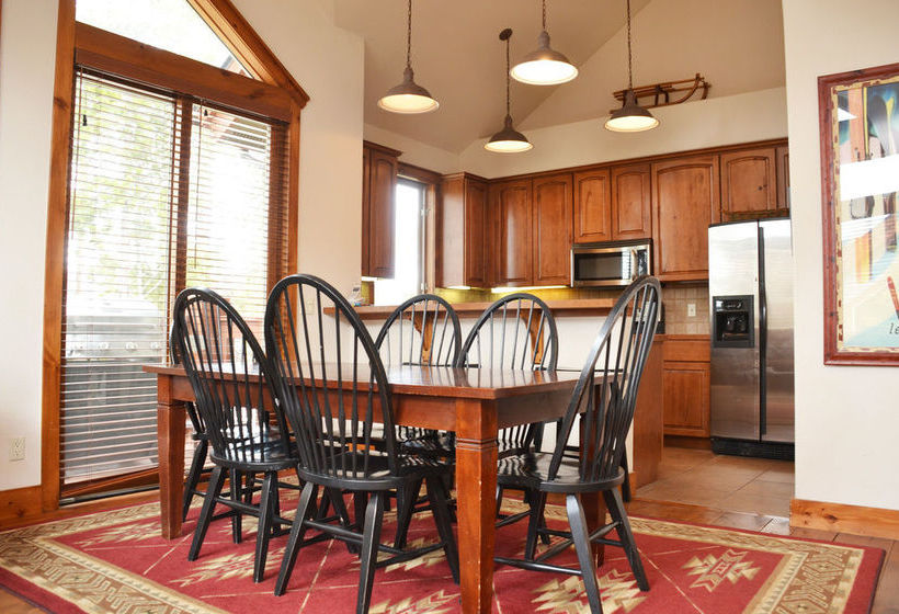 فندق Saddlewood By Ski Village Resorts