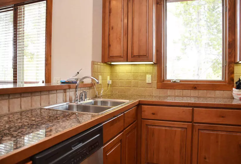 酒店 Saddlewood By Ski Village Resorts