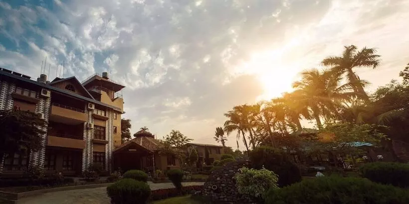 Hotelli Safari Adventure Lodge