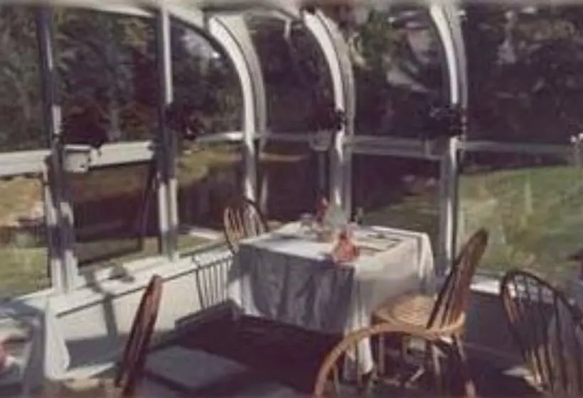 ホテル Swiss Inn & Restaurant