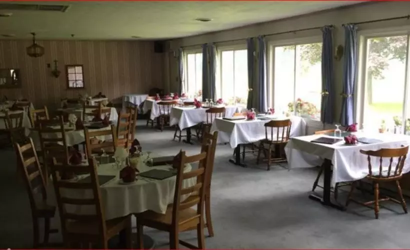 ホテル Swiss Inn & Restaurant