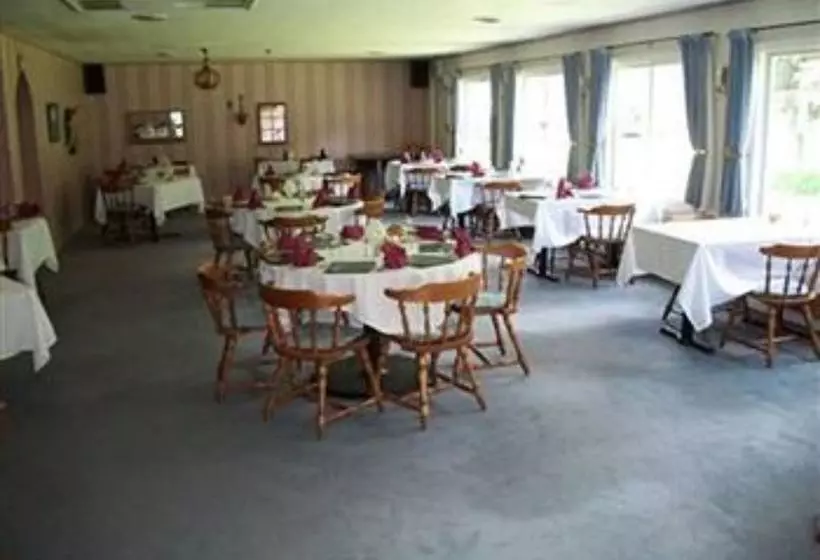 ホテル Swiss Inn & Restaurant