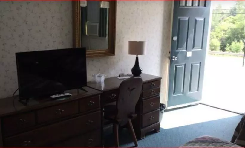 ホテル Swiss Inn & Restaurant