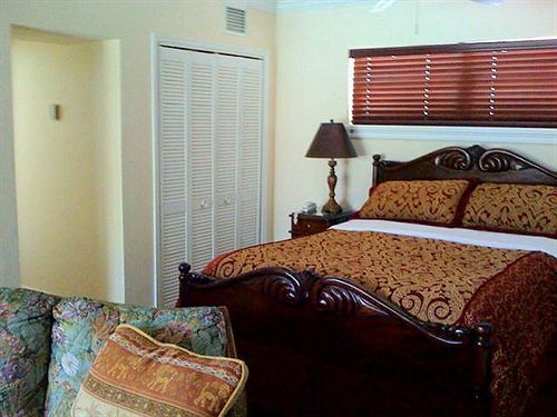 Отель Tarpon Flats Inn & Marina