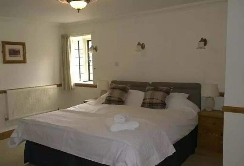 Hotel The Helyar Arms