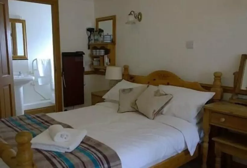 Hotel The Helyar Arms