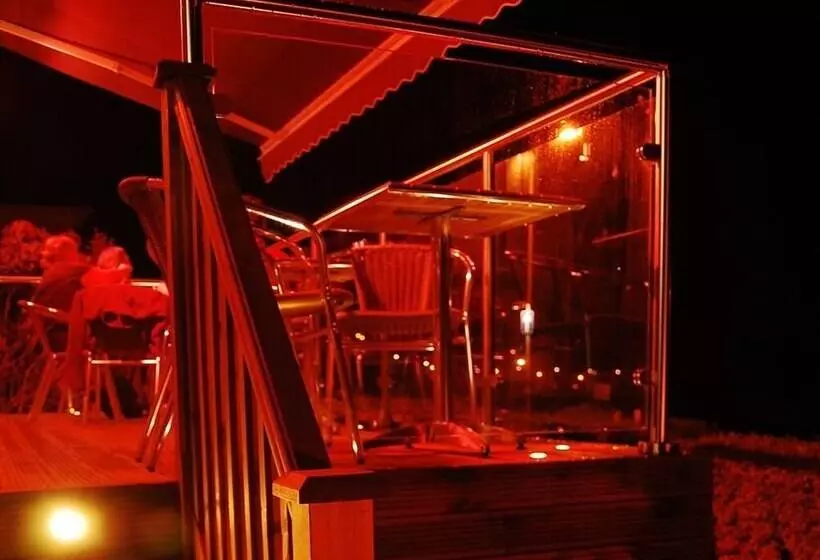 The Moelwyn Hotel & Restaurant