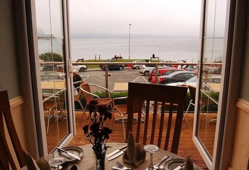 The Moelwyn Hotel & Restaurant