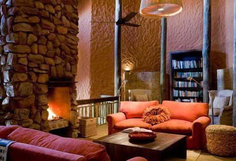 בית מלון כפרי The Motse   Tswalu Kalahari Luxury Private Game Reserve