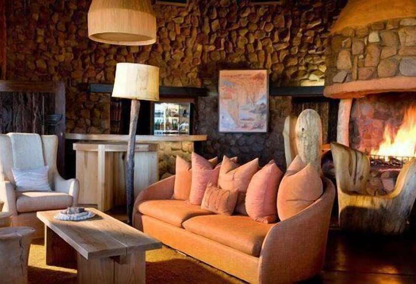 בית מלון כפרי The Motse   Tswalu Kalahari Luxury Private Game Reserve