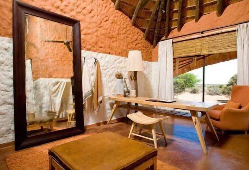 בית מלון כפרי The Motse   Tswalu Kalahari Luxury Private Game Reserve