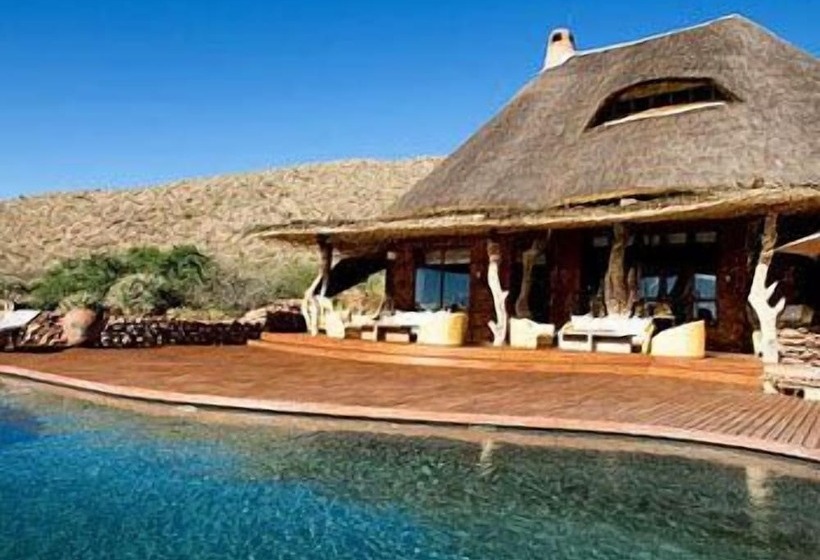 בית מלון כפרי The Motse   Tswalu Kalahari Luxury Private Game Reserve