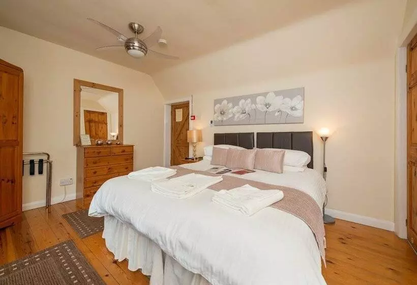 בית מלון כפרי The Shakespeare Inn