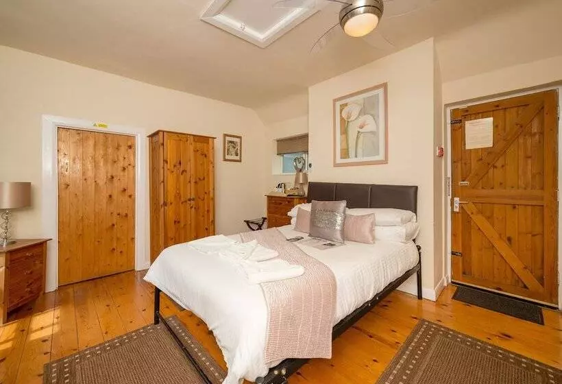 בית מלון כפרי The Shakespeare Inn