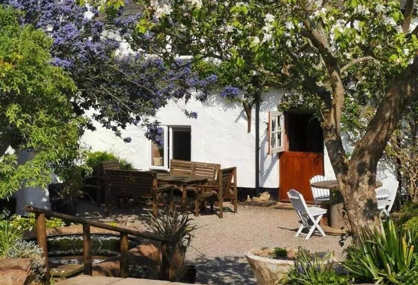 펜션 Steps Farmhouse B&b