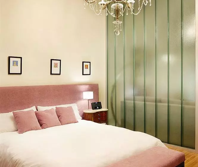 Poetry Building Recoleta