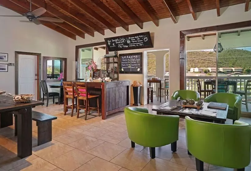 تختخواب و صبحانه Two Sandals – A Boutique