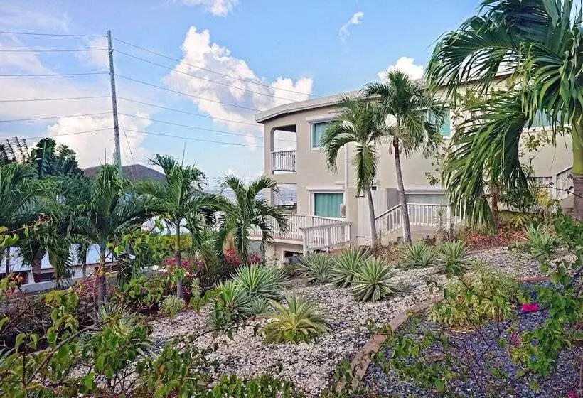 تختخواب و صبحانه Two Sandals – A Boutique