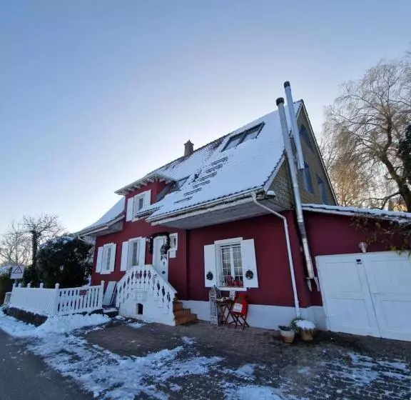 Retkeilymaja Villa Kunterbunt