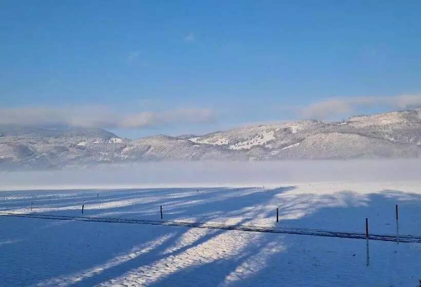 Retkeilymaja Villa Kunterbunt