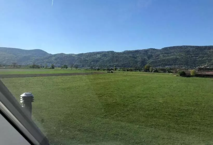 Retkeilymaja Villa Kunterbunt