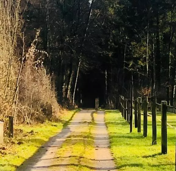 Retkeilymaja Villa Kunterbunt