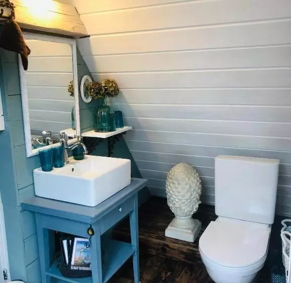 Retkeilymaja Villa Kunterbunt