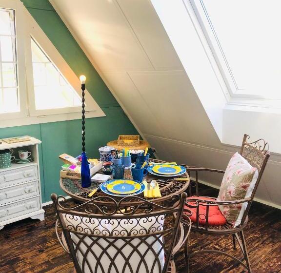 هاستل Villa Kunterbunt