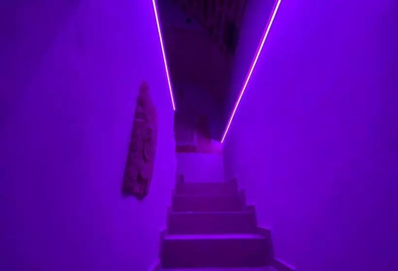 Aamiaismajoitus (B&B) Rebel Suite Cross