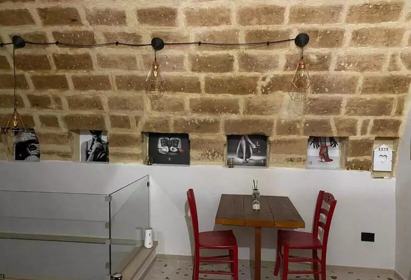 Aamiaismajoitus (B&B) Rebel Suite Cross