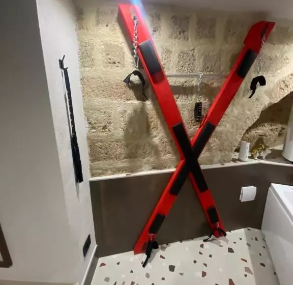 Aamiaismajoitus (B&B) Rebel Suite Cross