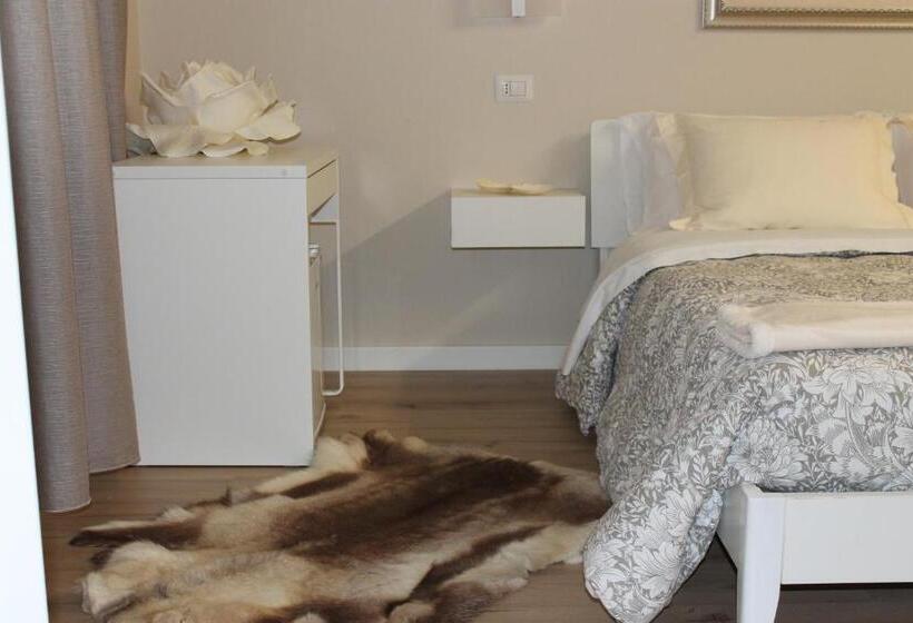 Bed and Breakfast Room 369