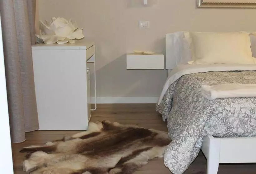 تختخواب و صبحانه Room 369