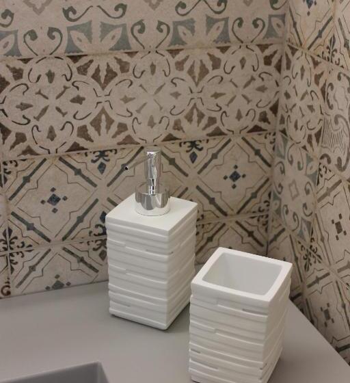 Bed and Breakfast Room 369