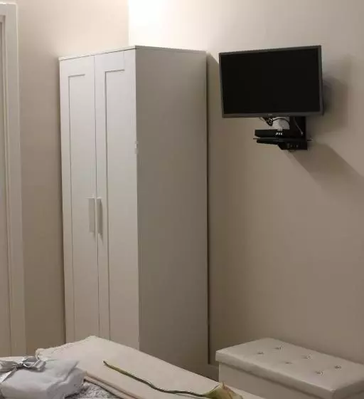 تختخواب و صبحانه Room 369