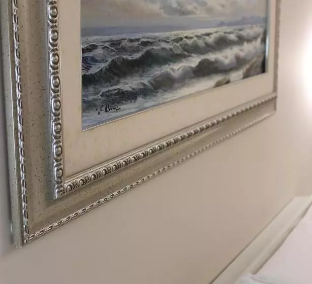 تختخواب و صبحانه Room 369